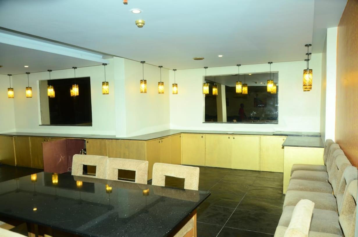 Blossoms Room The Plaza-Luxury Collection- Lakdikapul Hyderabad Exterior foto
