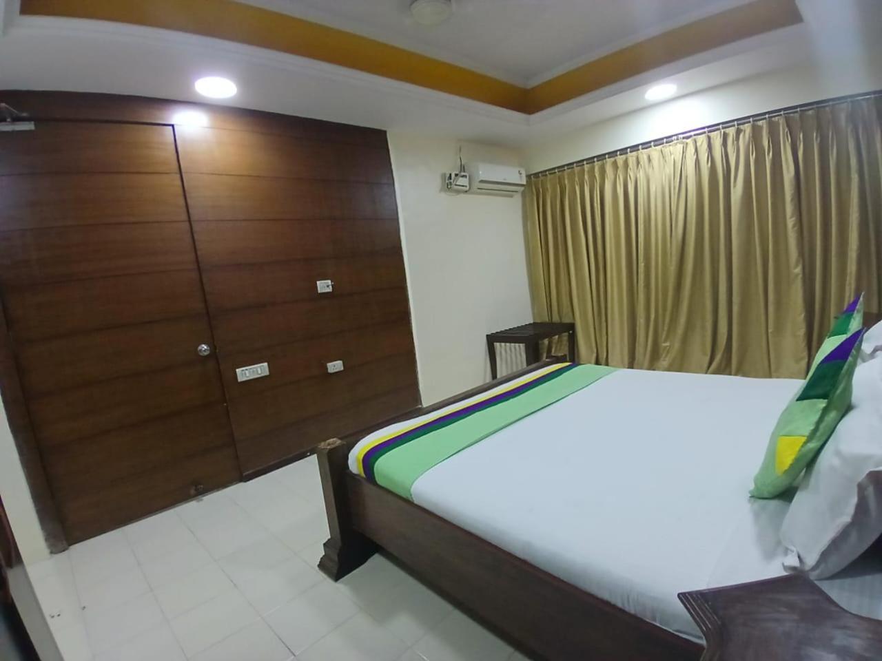 Blossoms Room The Plaza-Luxury Collection- Lakdikapul Hyderabad Exterior foto